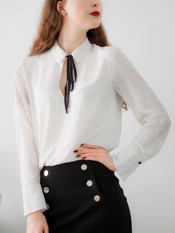 What Are the Best Silk Blouse Brands for a Timeless Wardrobe?